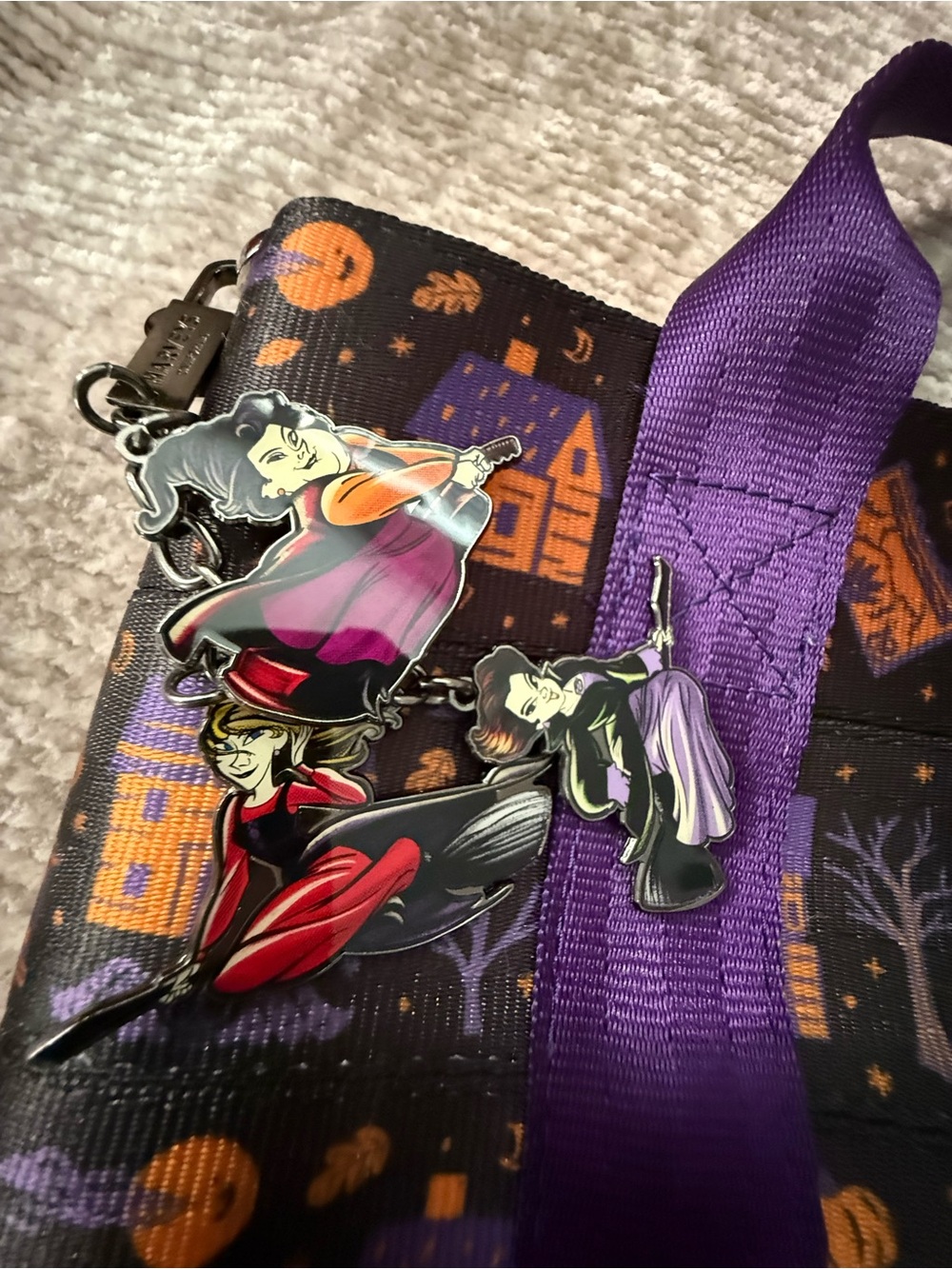 2023 Disney Parks Harveys Halloween Hocus Pocus Sanderson Poster Tote Purse - Picture 6 of 11